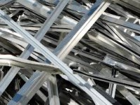 dos trozos de aluminio 